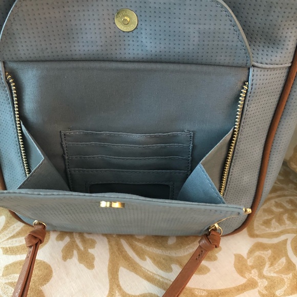 Bueno Shoulder Bag - Picture 3 of 13